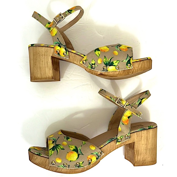 Topshop Shoes - Topshop Lemon Print Wooden Block Heel Platform sandal size 39